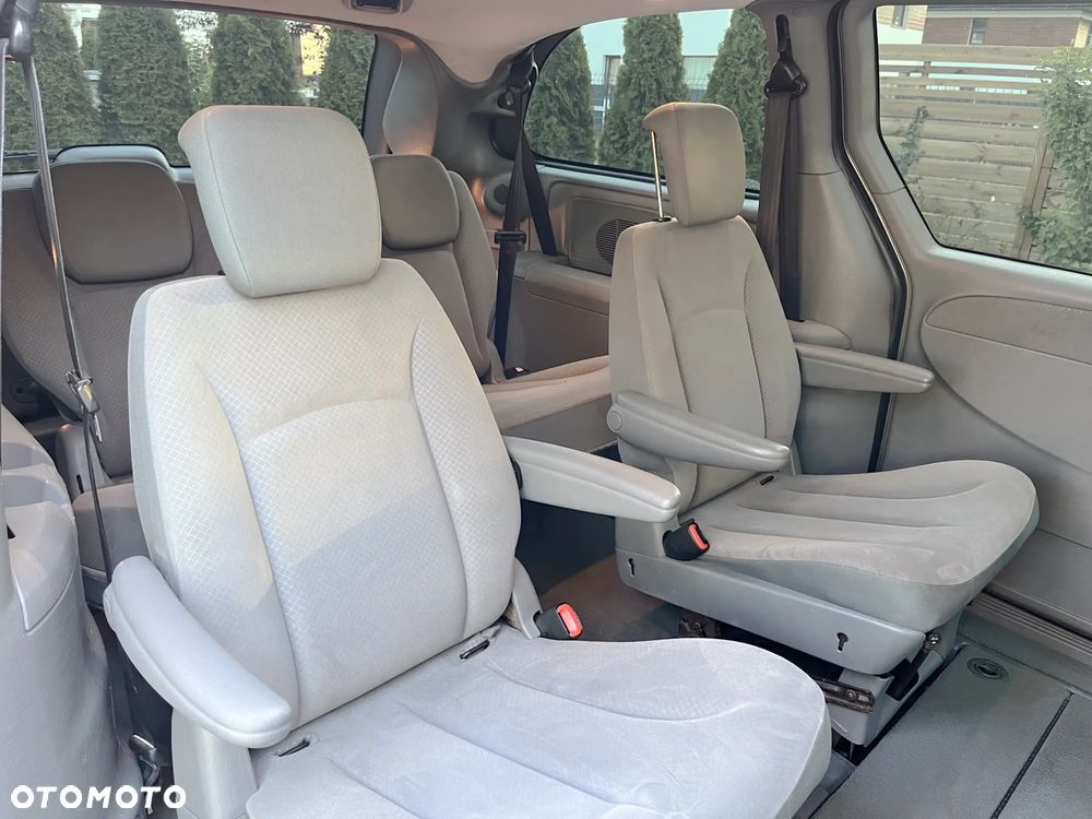 Chrysler Grand Voyager 2.8 CRD SE S&G - 25