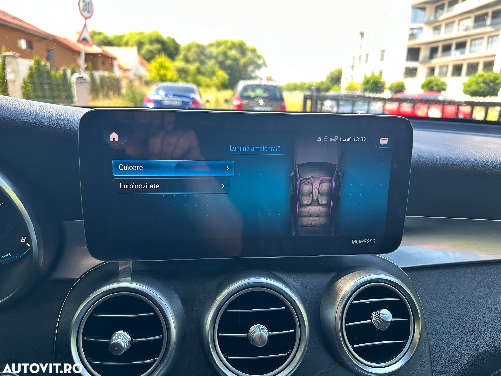 Mercedes-Benz GLC 300 4MATIC - 17