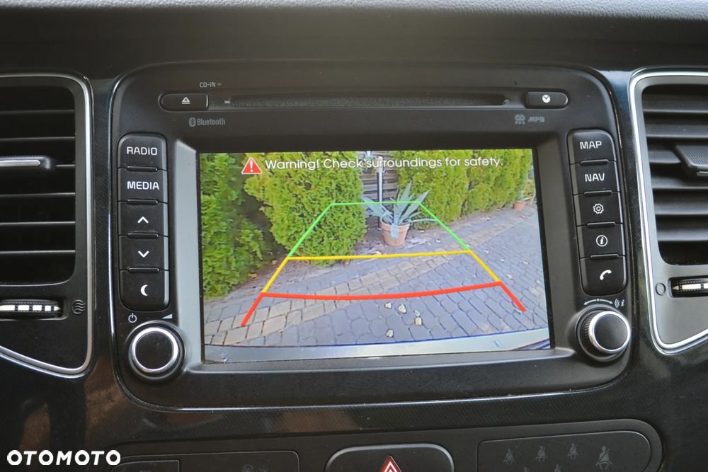 Kia Carens 1.7 CRDi Business Line 7os 7DCT - 22