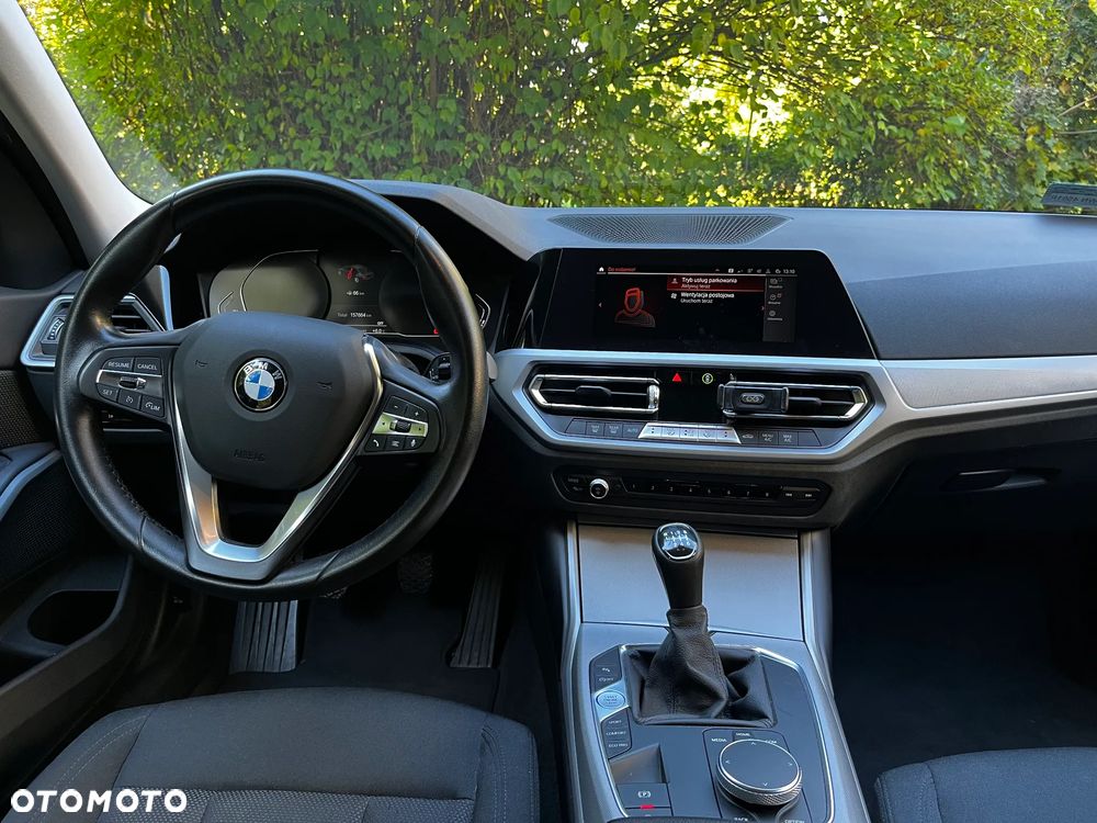 BMW Seria 3 318i - 8
