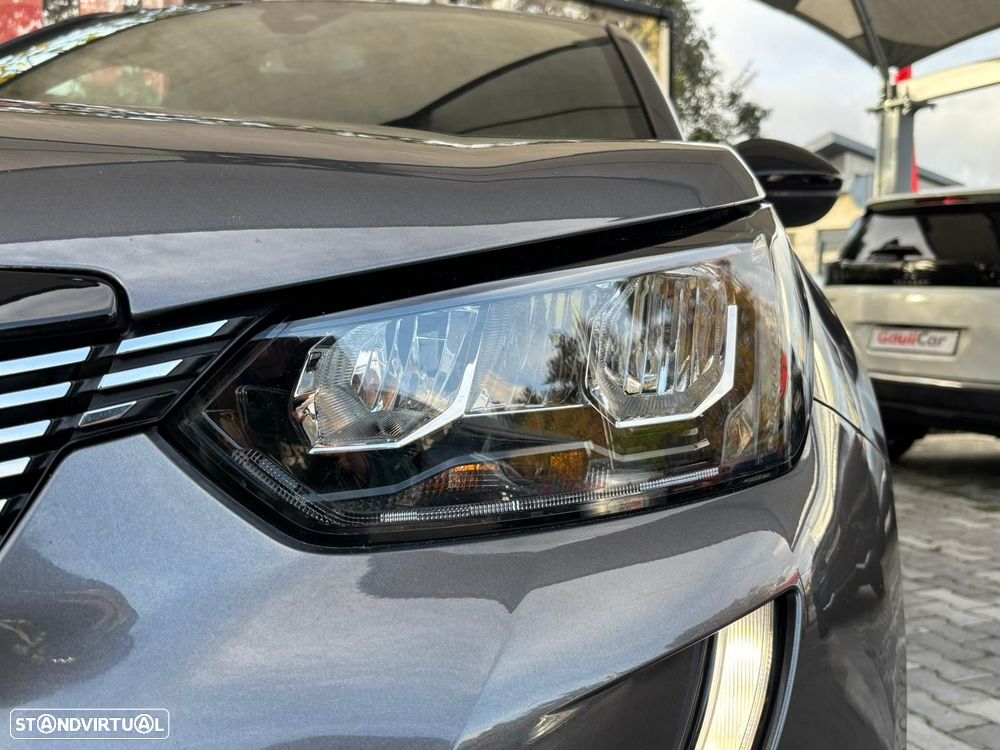 Peugeot 2008 1.2 PureTech Allure EAT8 - 3