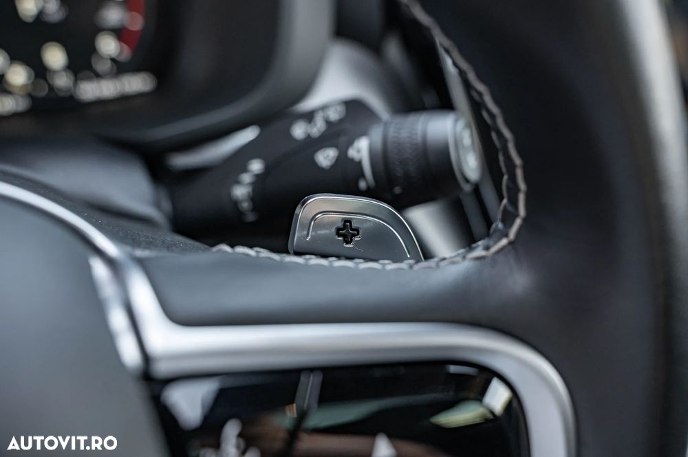 Volvo XC 60 B4 D AWD Geartronic RDesign - 24