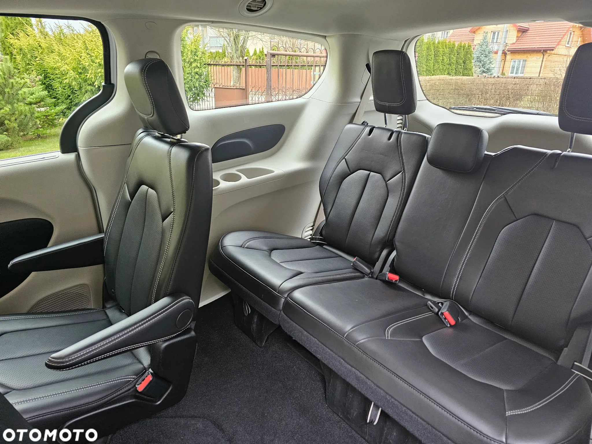 Chrysler Pacifica - 13