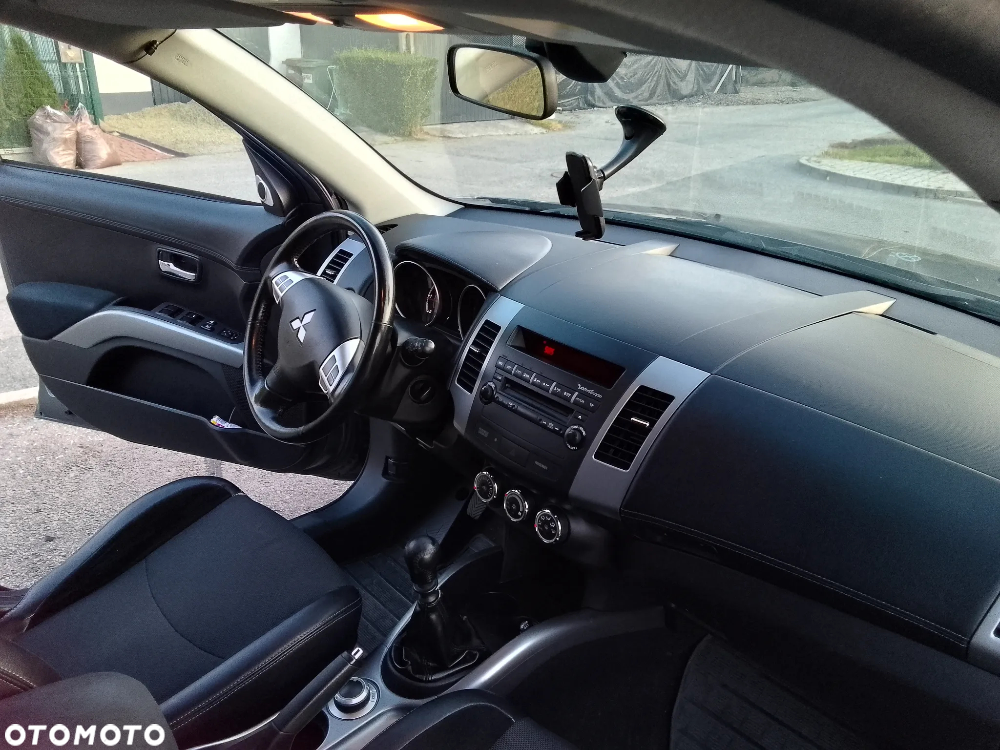 Mitsubishi Outlander 2.0 DID Intense + - 13