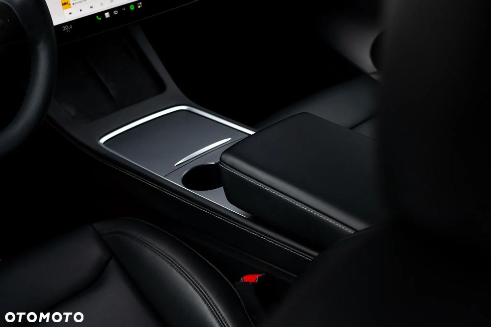 Tesla Model Y - 22