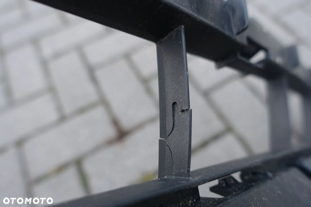 KRATKA ZDERZAKA ŚRODKOWA AUDI Q5 II SLINE - 3