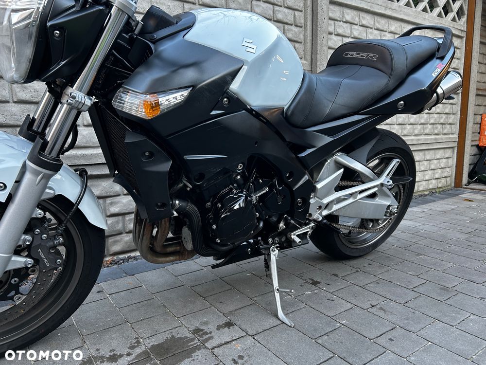 Suzuki GSR - 15
