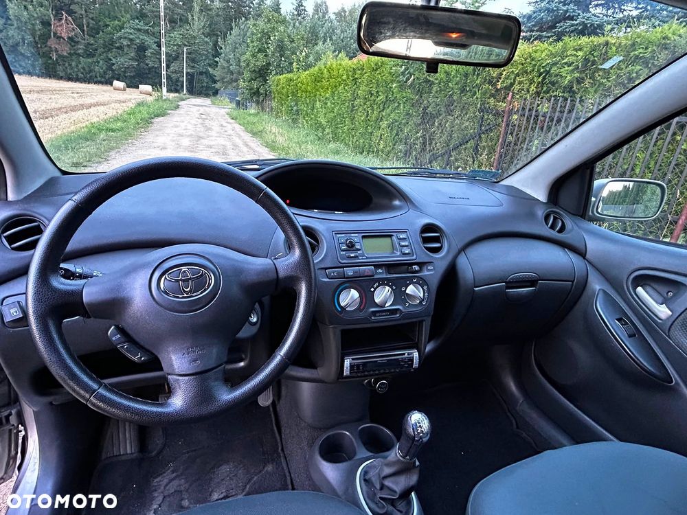 Toyota Yaris 1.3 Sol - 8