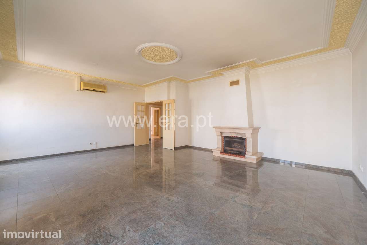 Apartamento T3 no Casal do Chapim - Grande imagem: 3/29