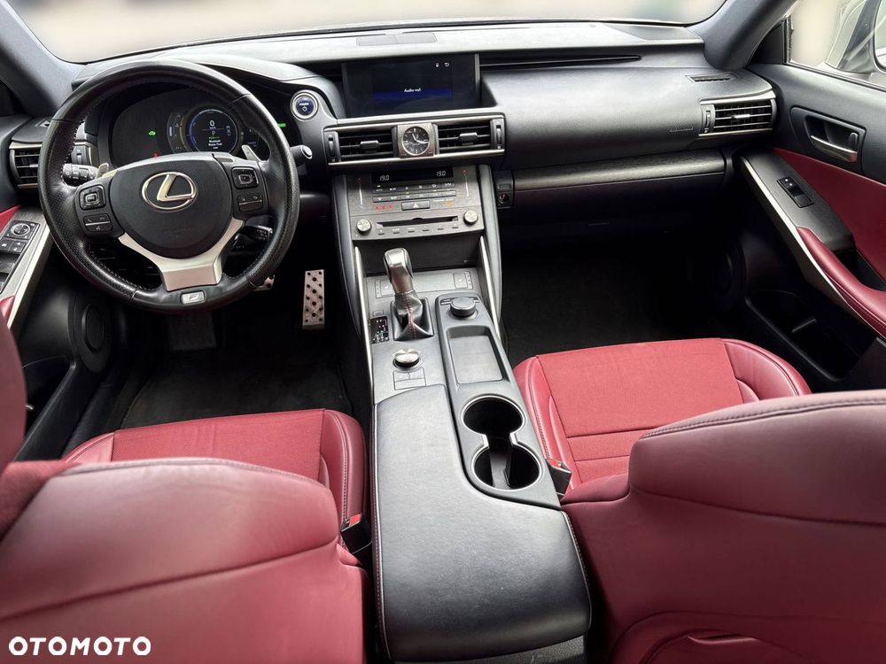 Lexus IS 300h F Sport Edition - 19