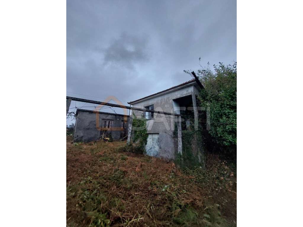 Moradia para reconstrução com terreno - Grande imagem: 2/6