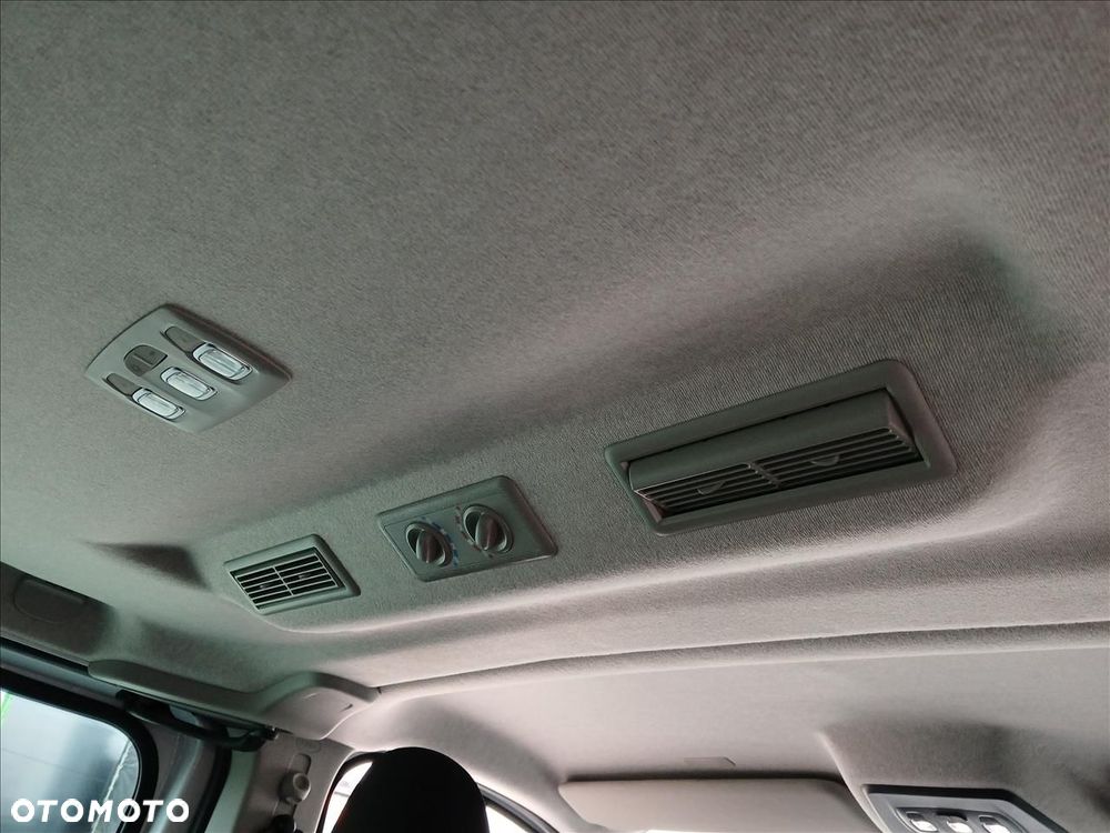 Renault Trafic 2.0 dCi - 17