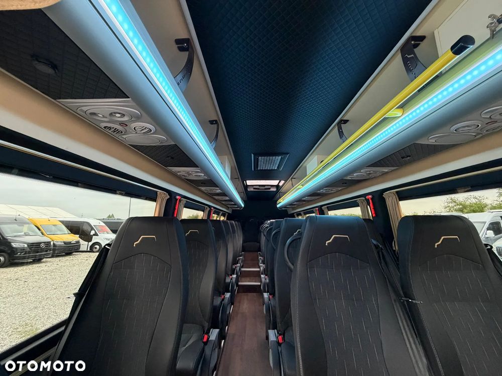Mercedes-Benz Sprinter 519 - 22