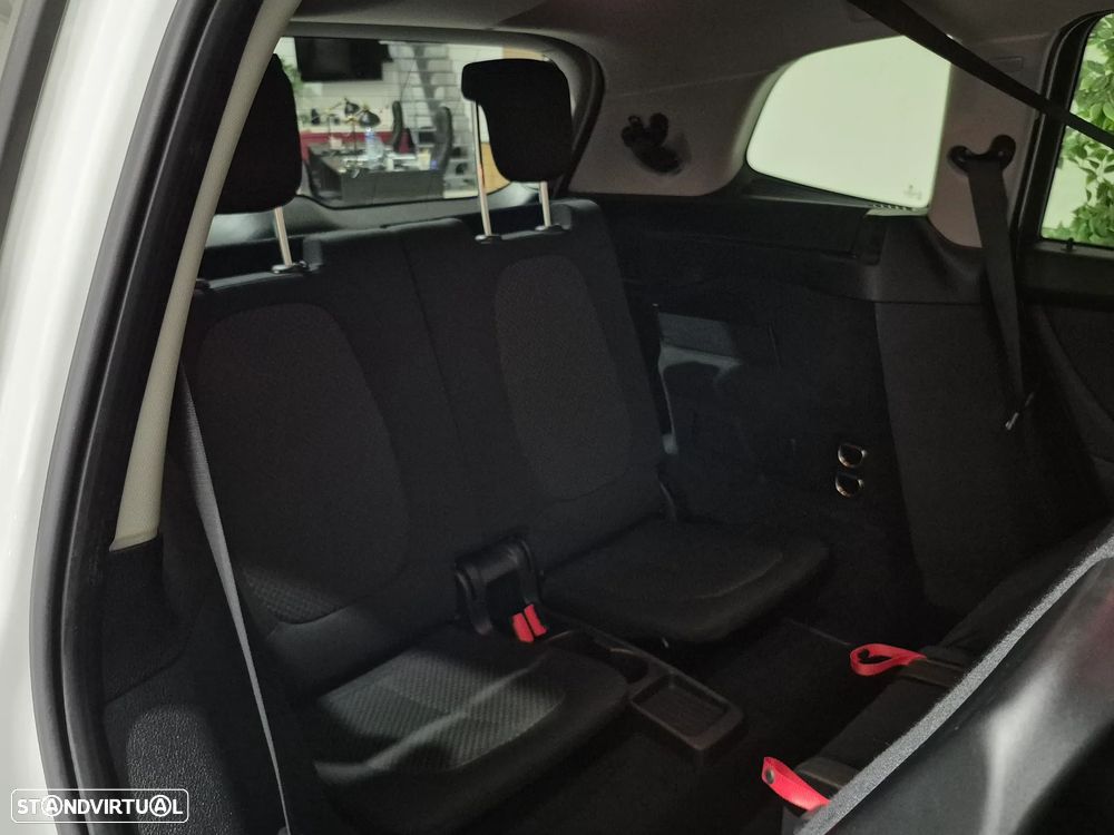 BMW 216 Gran Tourer i 7L Advantage — fotografia 17