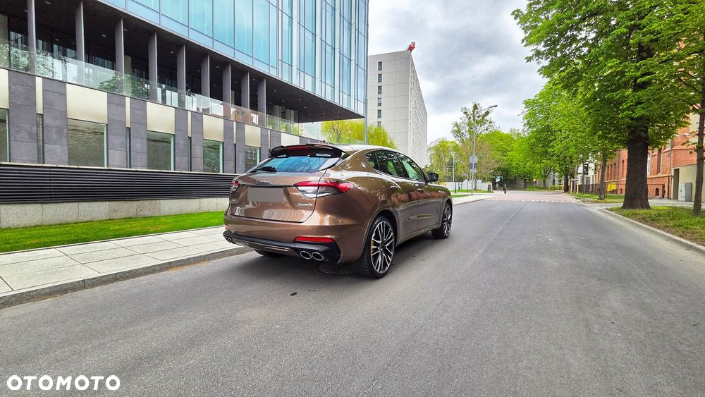 Maserati Levante GTS Q4 - 21
