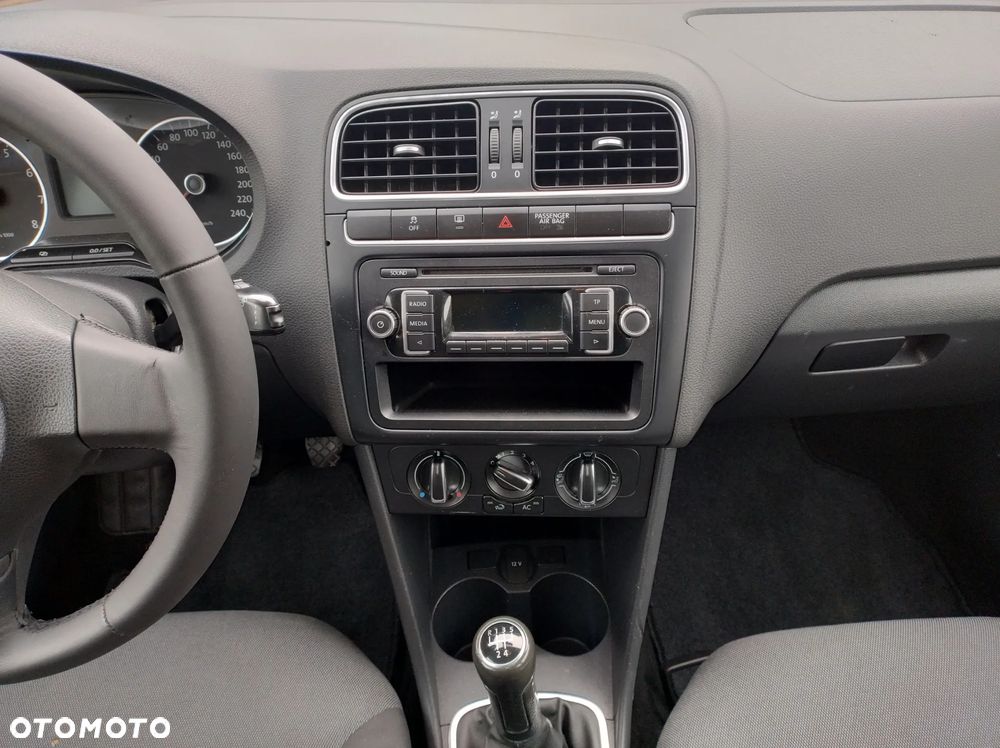 Volkswagen Polo 1.4 16V Comfortline - 34