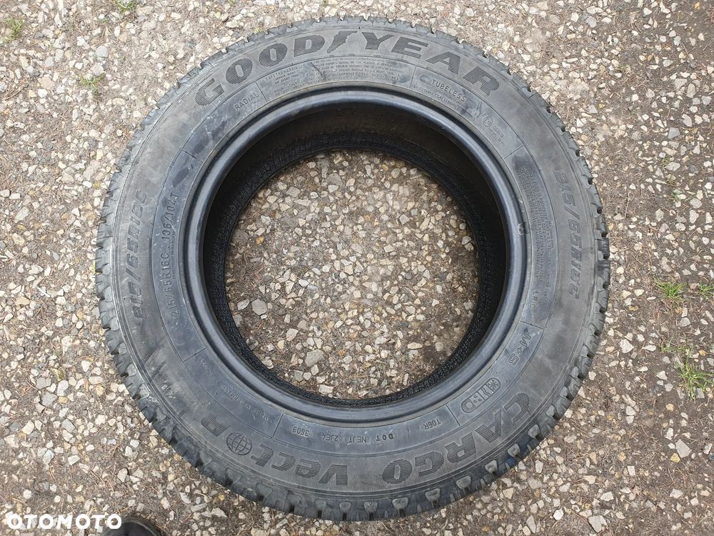 1X 215/65R16C 106/104T Goodyear Cargo Vector 215/65/16C - 2