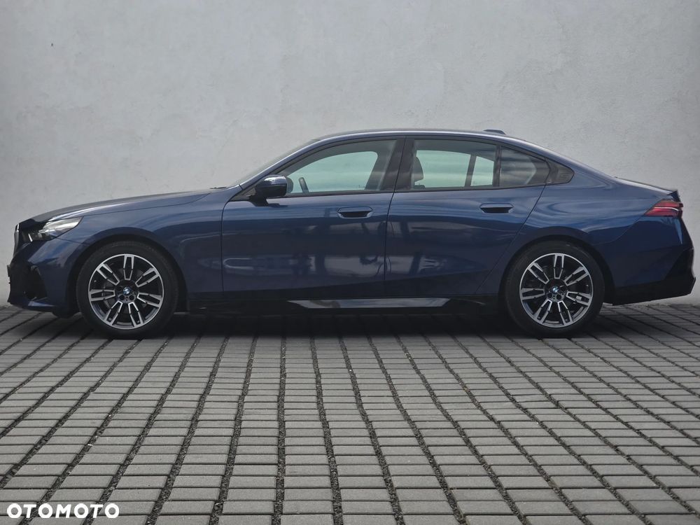 BMW Seria 5 520d xDrive mHEV M Sport - 3