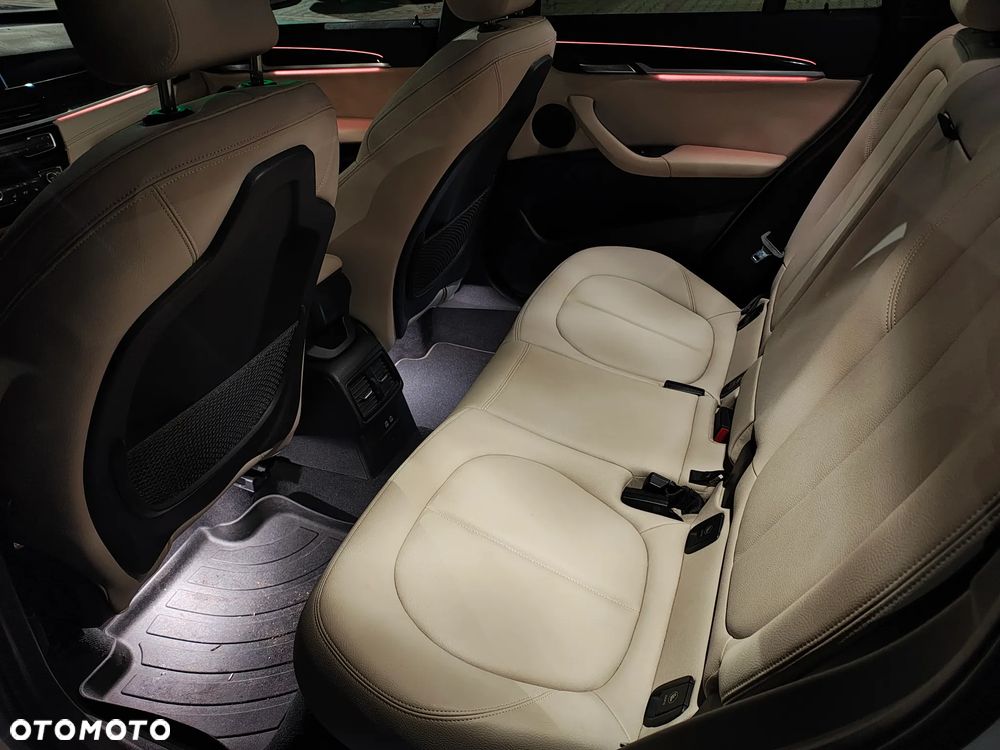 BMW X1 xDrive25i xLine - 20