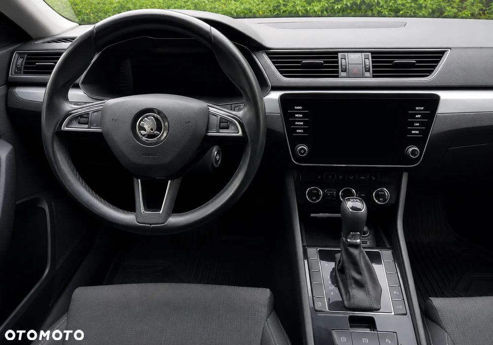 Skoda Superb 2.0 TDI Style DSG7 - 8