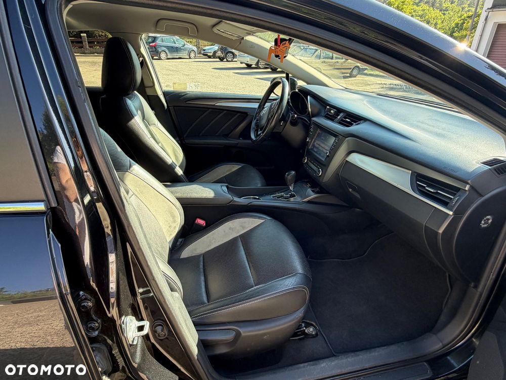 Toyota Avensis - 11