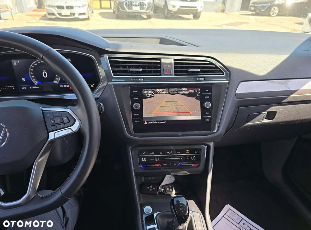 Volkswagen Tiguan - 9