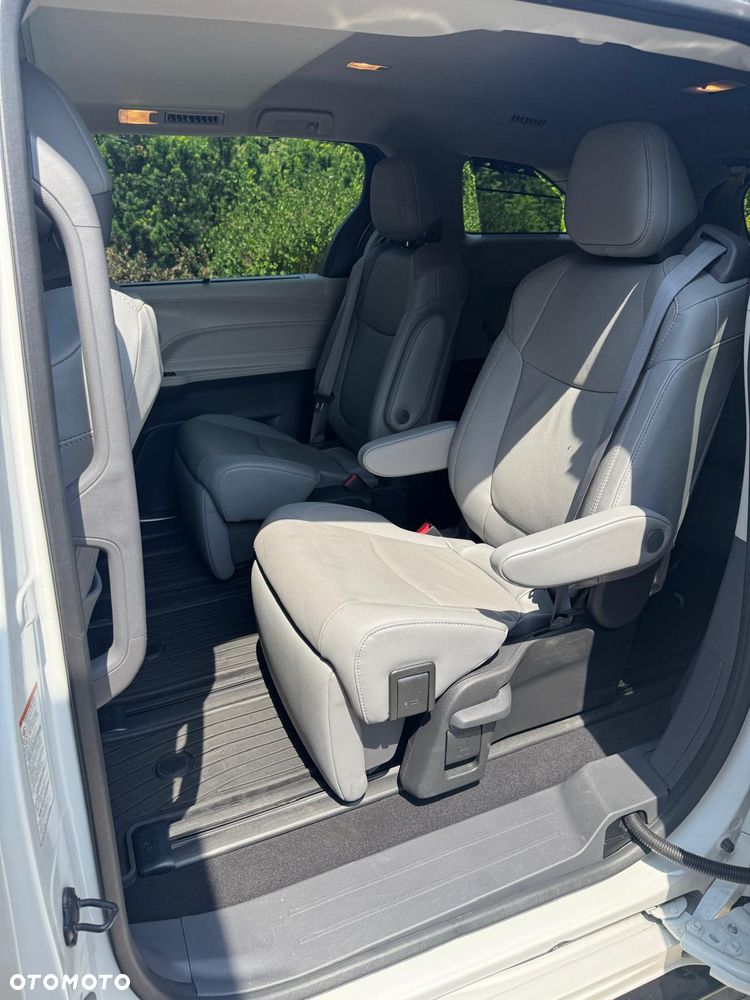 Toyota Sienna - 15