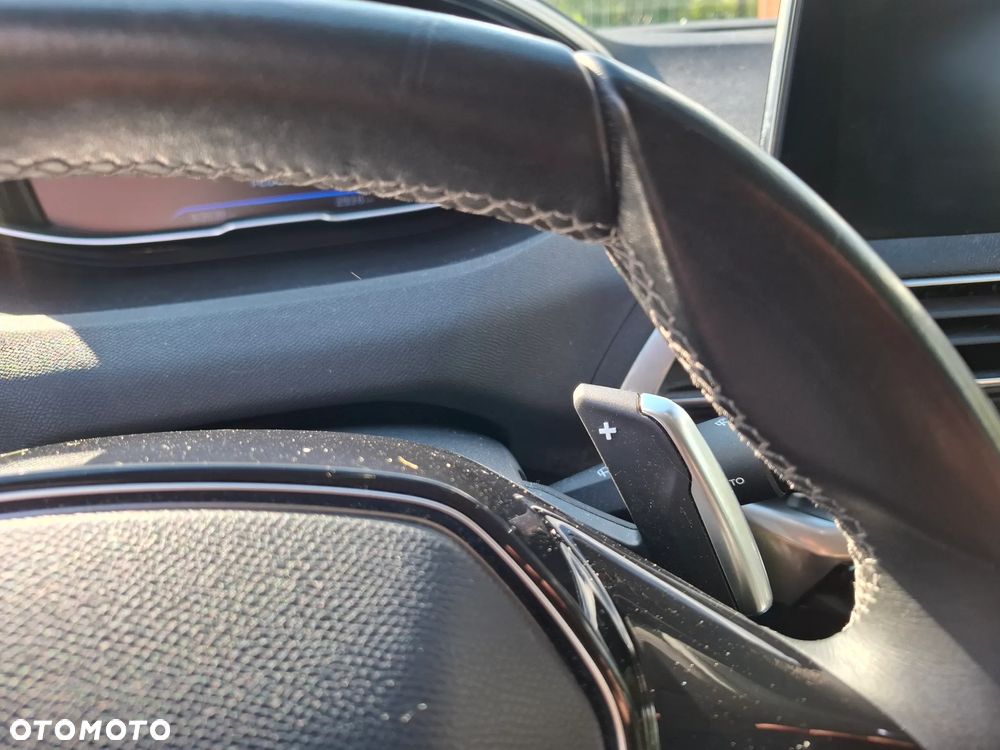 Peugeot 3008 PureTech 130 Stop & Start GPF Allure - 16