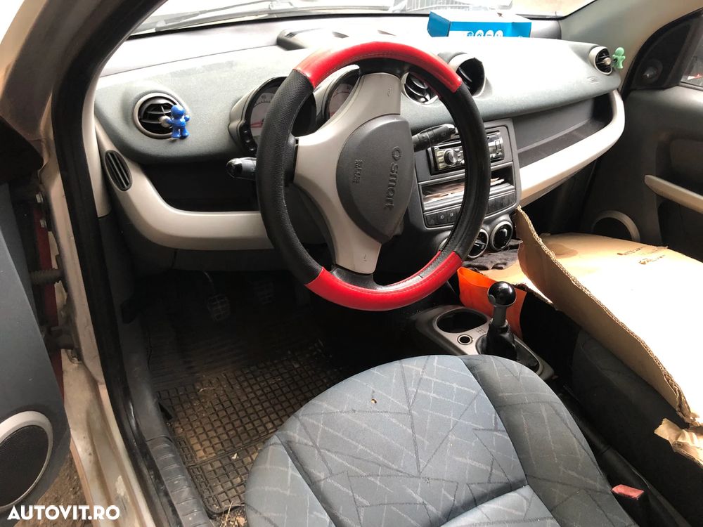 Dezmembrez Smart ForFour 2006 rosu cu gri motorizare 1,5 DCI cutie viteze manuala - 4
