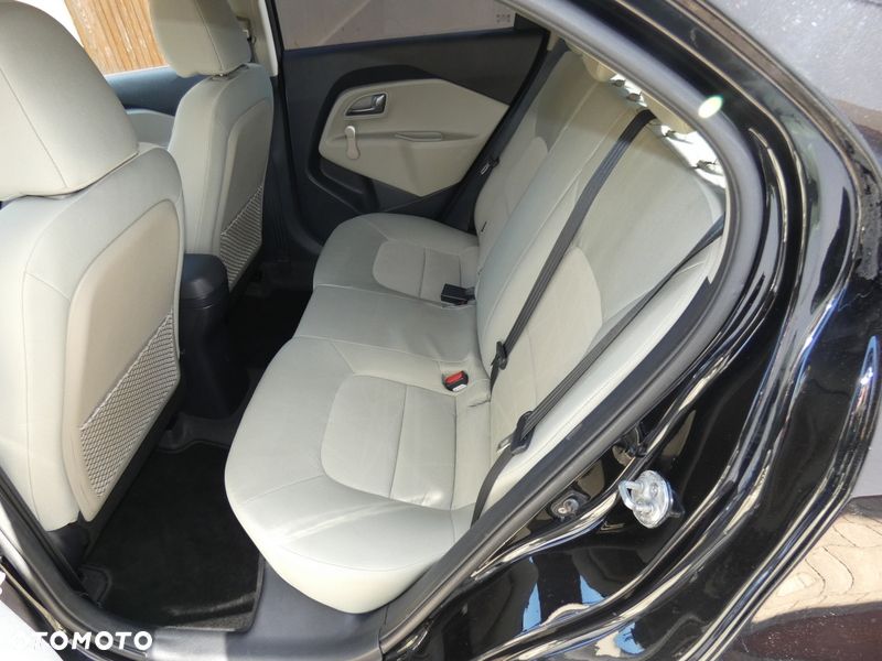 Kia Rio 1.2 Dream Team Edition - 20