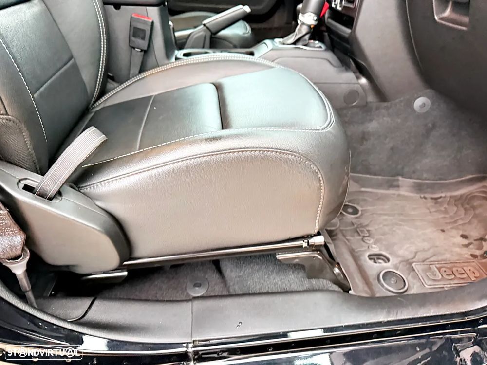 Jeep Wrangler Unlimited - 27