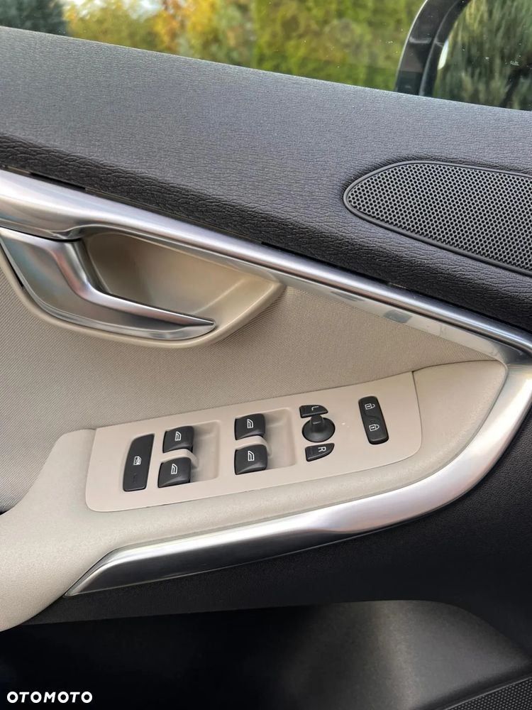 Volvo V40 D3 Geartronic - 12