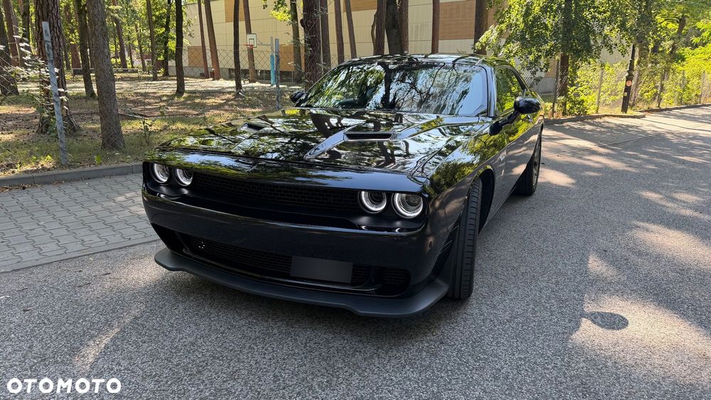 Dodge Challenger - 2