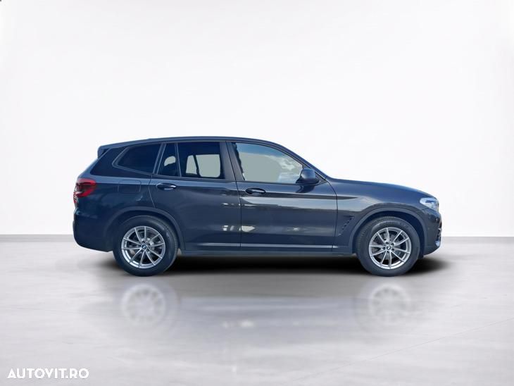 BMW X3 xDrive20i AT - 8