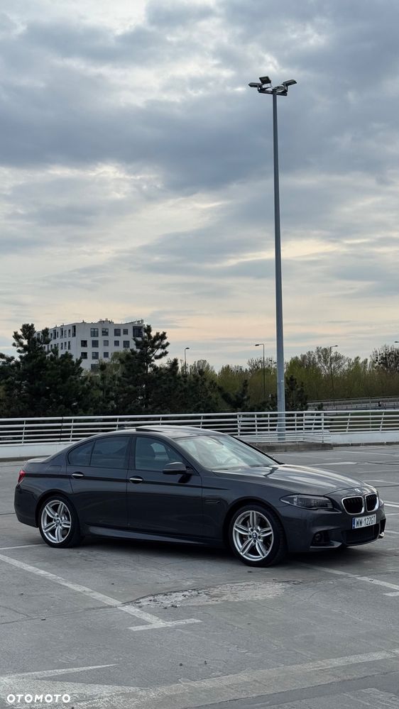 BMW Seria 5 550i - 2