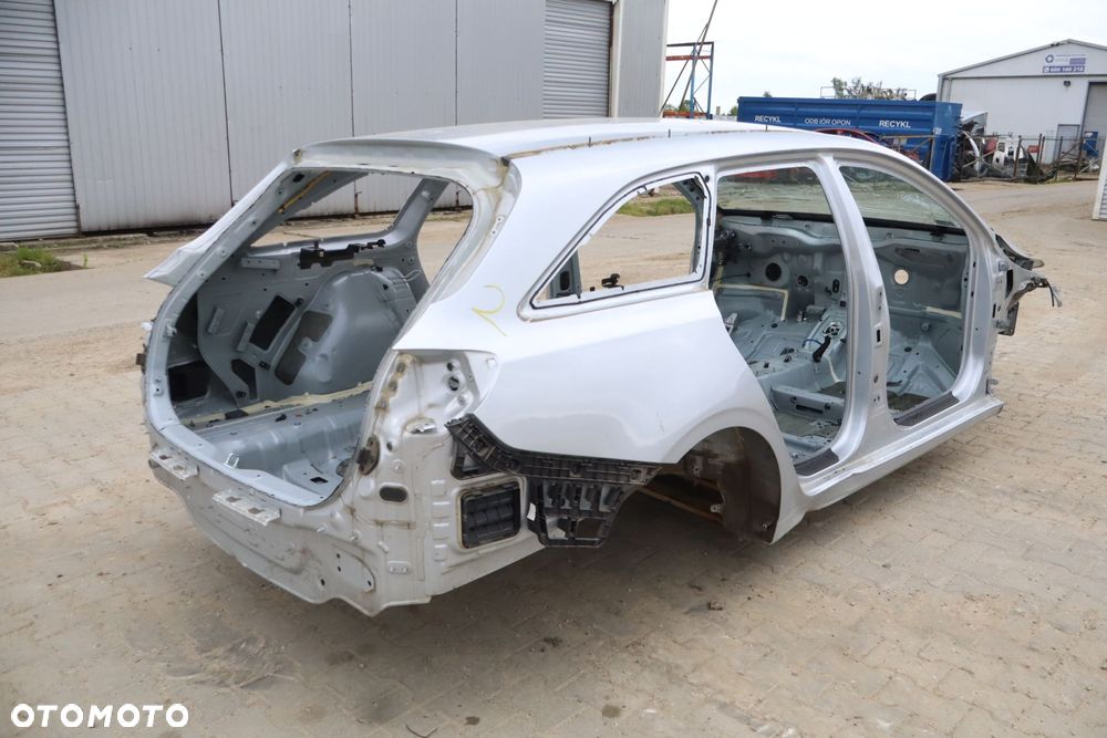 ĆWIARTKA PRAWY PRZÓD PODŁUŻNICA KIA CEED III - 2