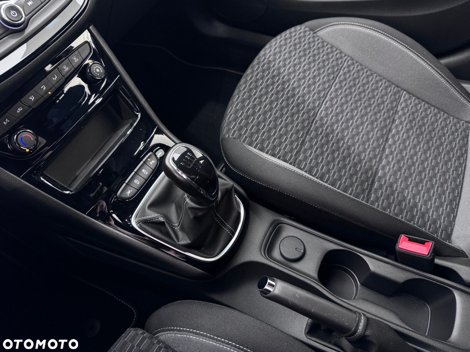 Opel Astra V 1.2 T GS Line S&S - 24