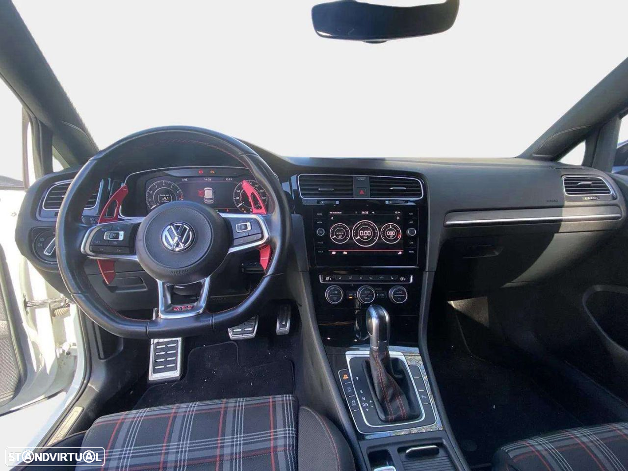 VW Golf 2.0 TSI GTI DSG Performance - 11