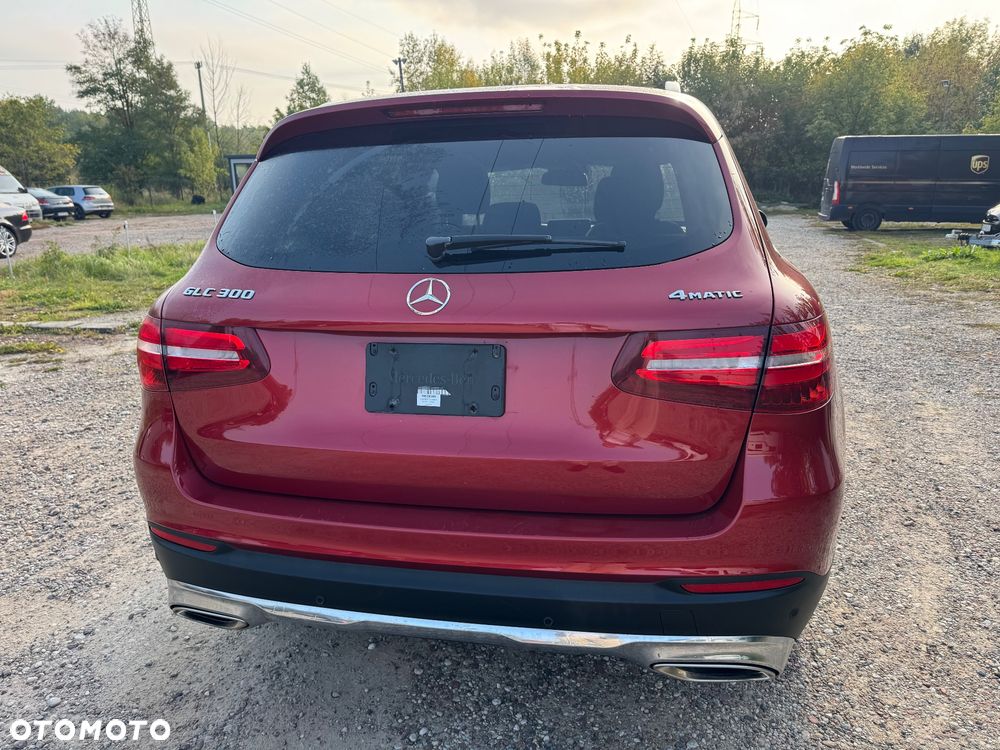 Mercedes-Benz GLC 300 4Matic 9G-TRONIC - 4