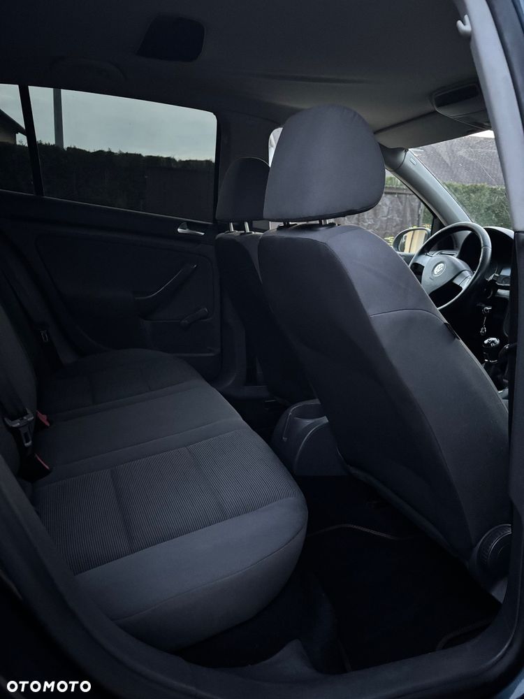 Volkswagen Golf 1.6 FSI Trendline - 9