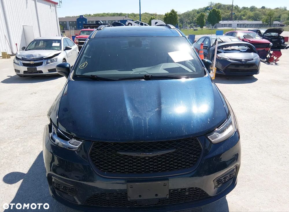 Chrysler Pacifica - 9