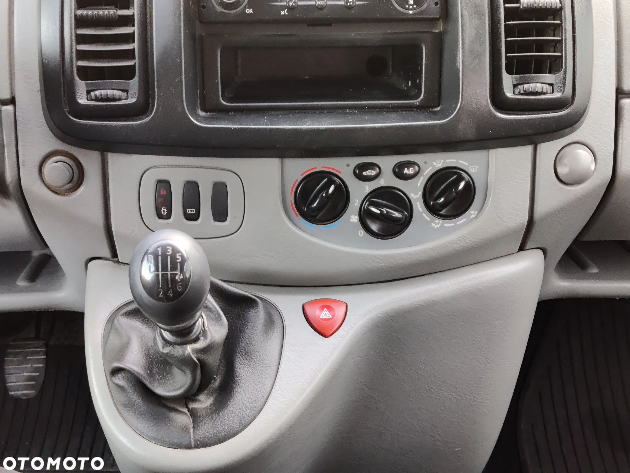 Renault Trafic - 13