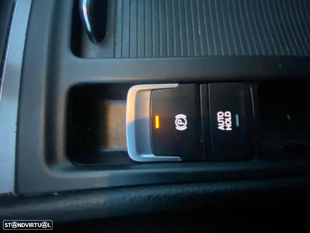 VW Golf 1.6 TDi Confortline - 12