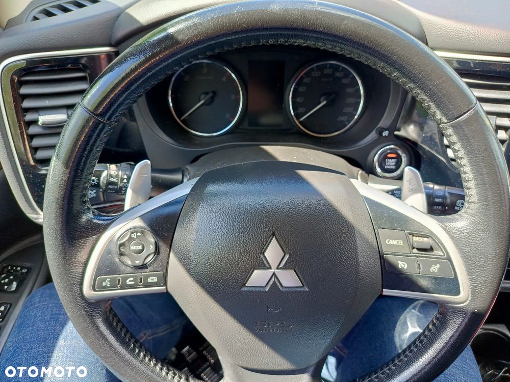 Mitsubishi Outlander 2.2 DID Intense + 4WD - 32
