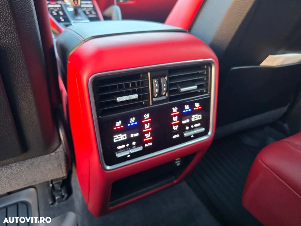 Porsche Cayenne - 38