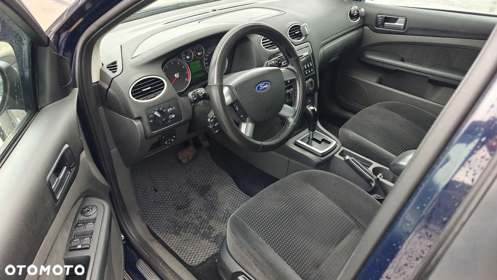 Ford Focus 1.6 Ghia - 18