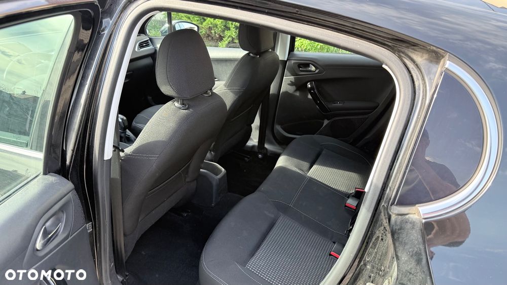 Peugeot 208 82 VTI Allure - 16