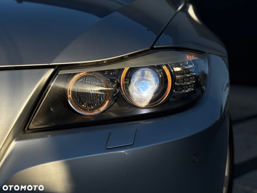 BMW Seria 3 320i - 9