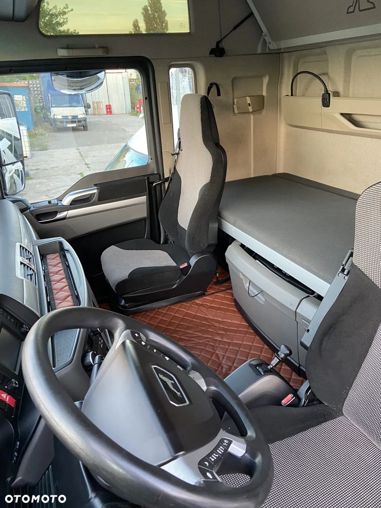 MAN TGX - 12