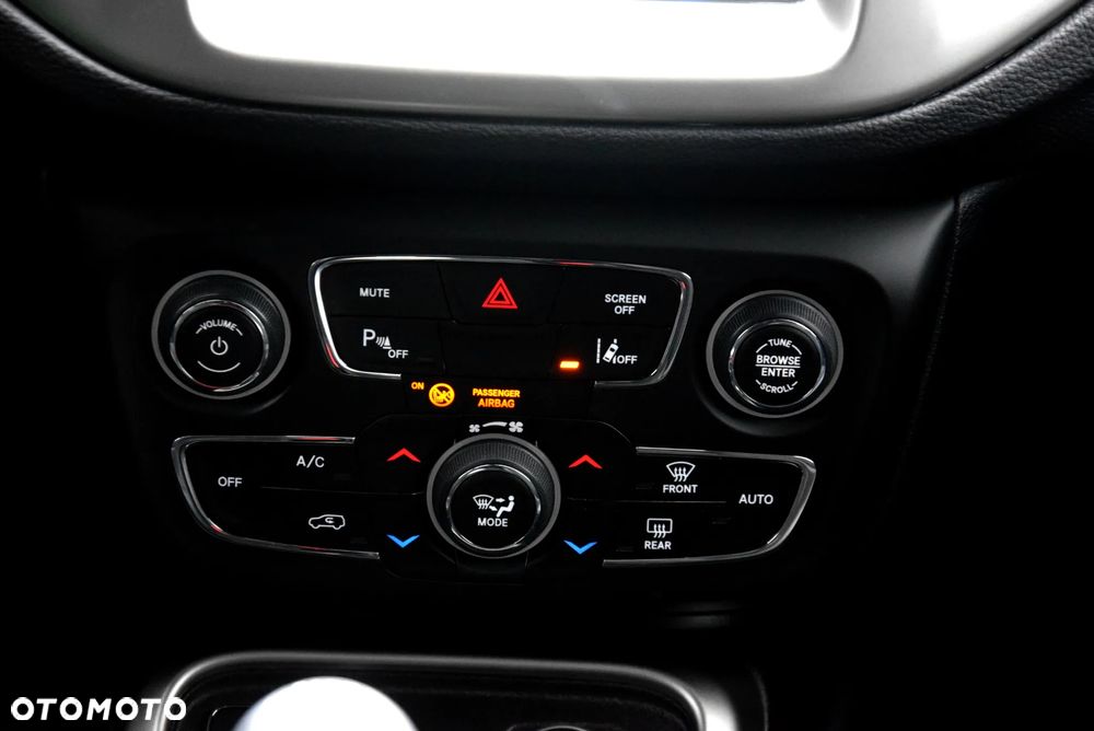 Jeep Compass 1.4 TMair Longitude FWD S&S - 24